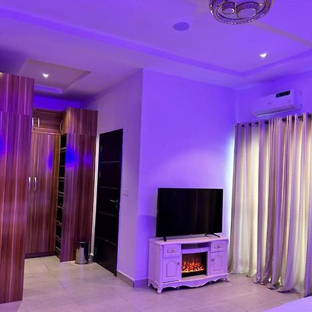 Urban Retreat Luxury Shortlet Apartment Lekki Ajah Lagos With Pool And Gym Esterno foto