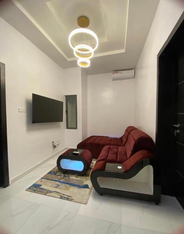 Urban Retreat Luxury Shortlet Apartment Lekki Ajah Lagos With Pool And Gym Esterno foto