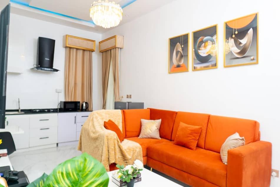 Urban Retreat Luxury Shortlet Apartment Lekki Ajah Lagos With Pool And Gym Esterno foto